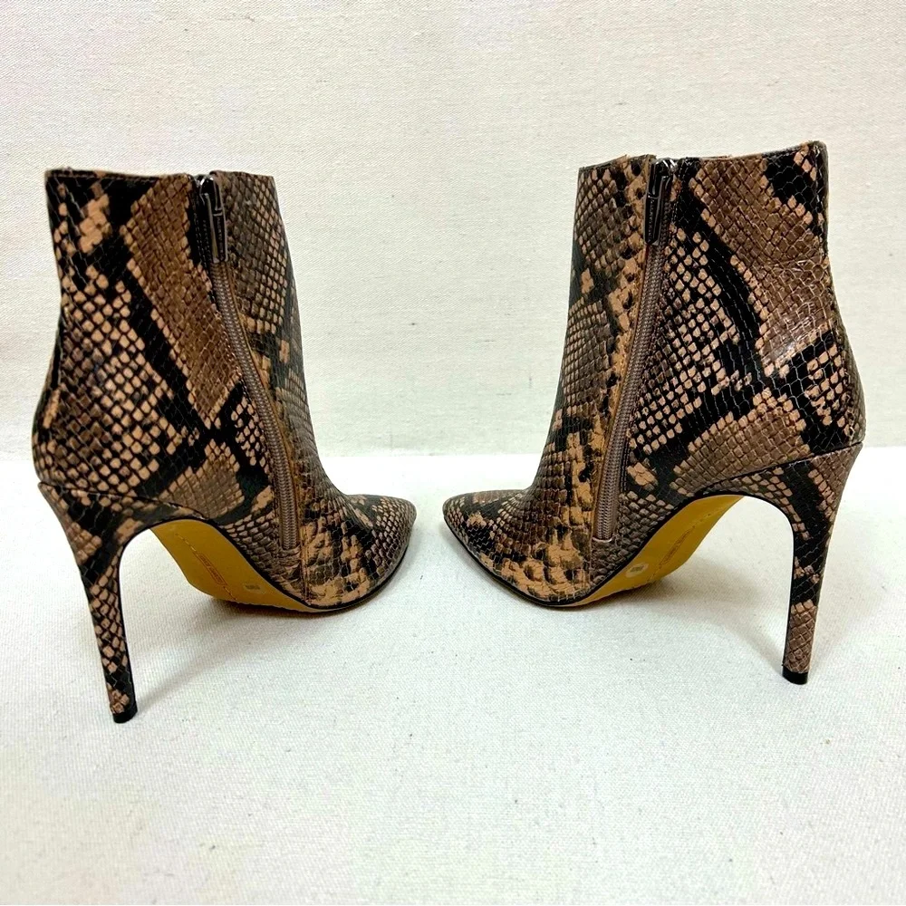 Vince Camuto Feninda Brown Snakeskin Ankle Booties SZ 8.5